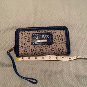 Guess wristlet-blue & gray